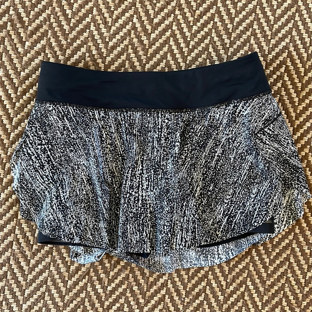 Lululemon skirt - size 6